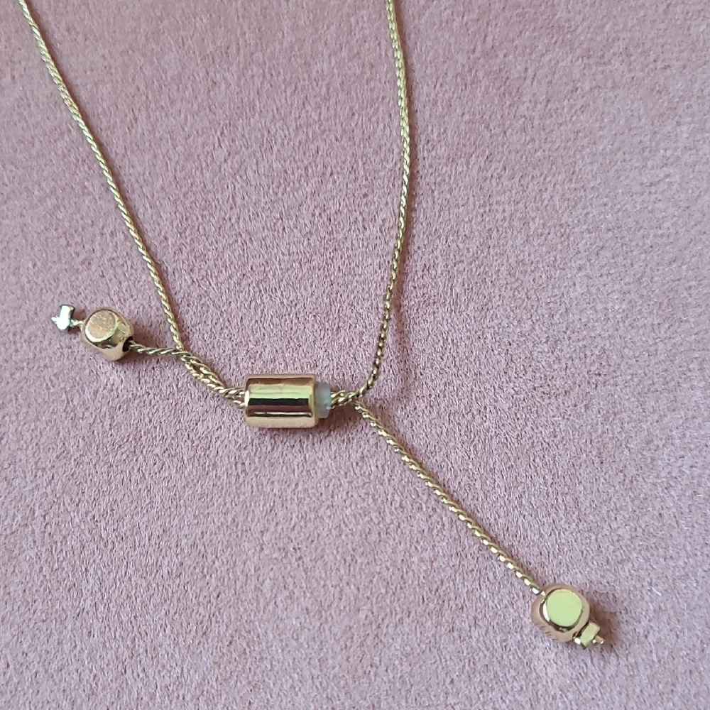 Gold and Cream Jewelry Set (2 Earrings, 1 Bracelet) - Picture 9 of 10